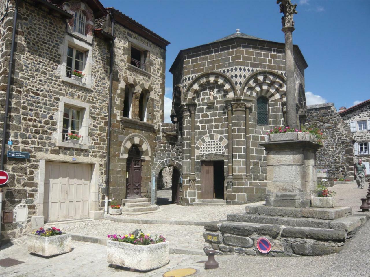 Le Petit Seguret Apartment Le Puy-en-Velay Exterior photo